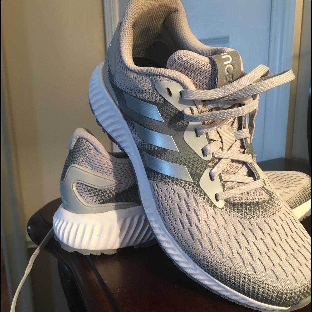 Adidas bounce women’s sneakers